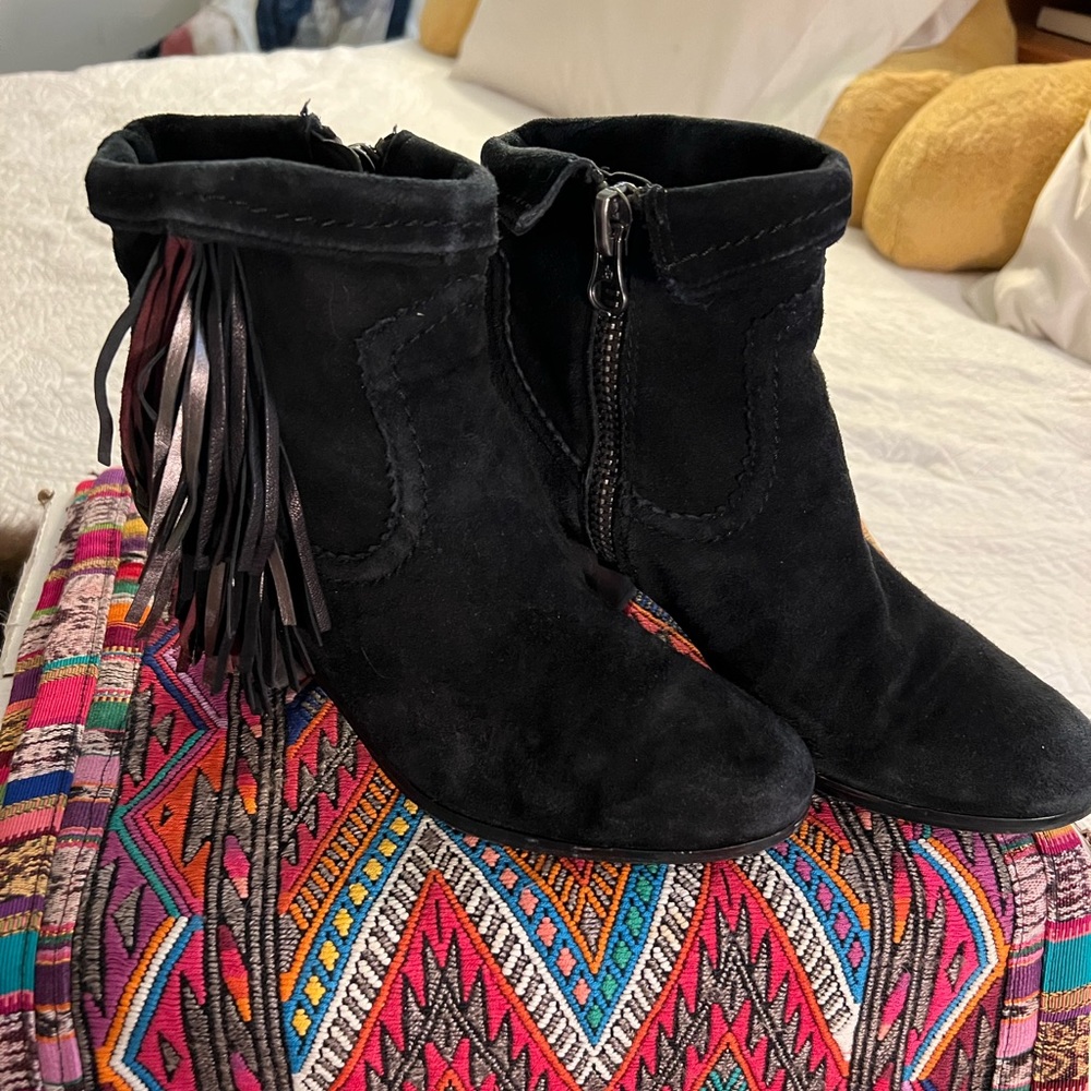 Fringe Ankle Boots 👢